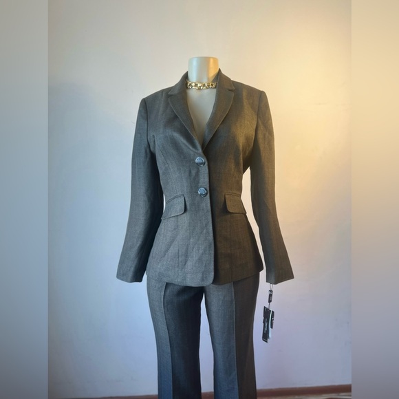 Tahari Pants - New NWT Tahari Grey Women’s 2-Piece Suit Set